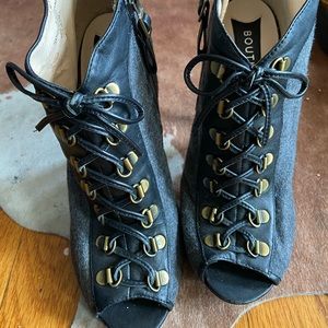 Leather and wool peep toe booties